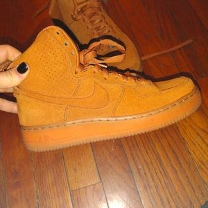Tan air force 1s